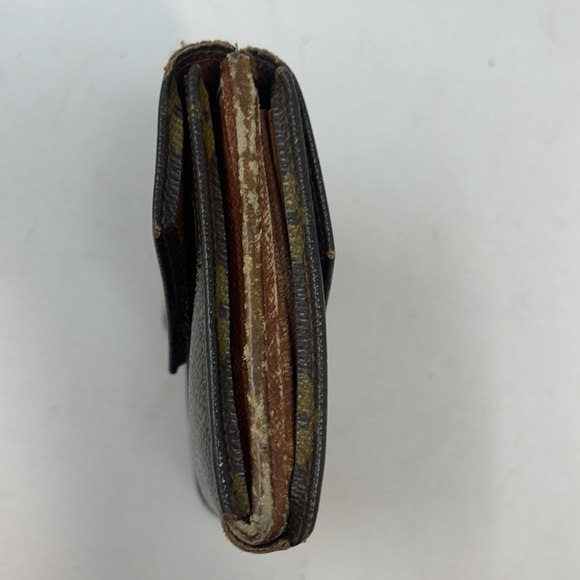 Low Start LV Authentic Wallet - Picture 3 of 9